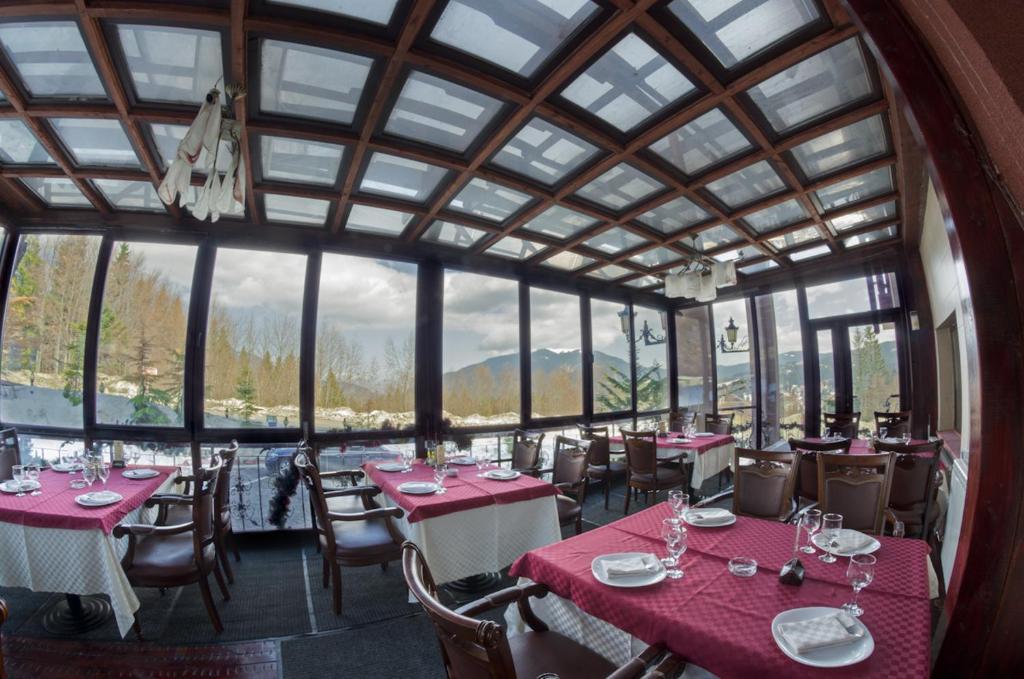 Predeal Comfort Suites Restoran foto